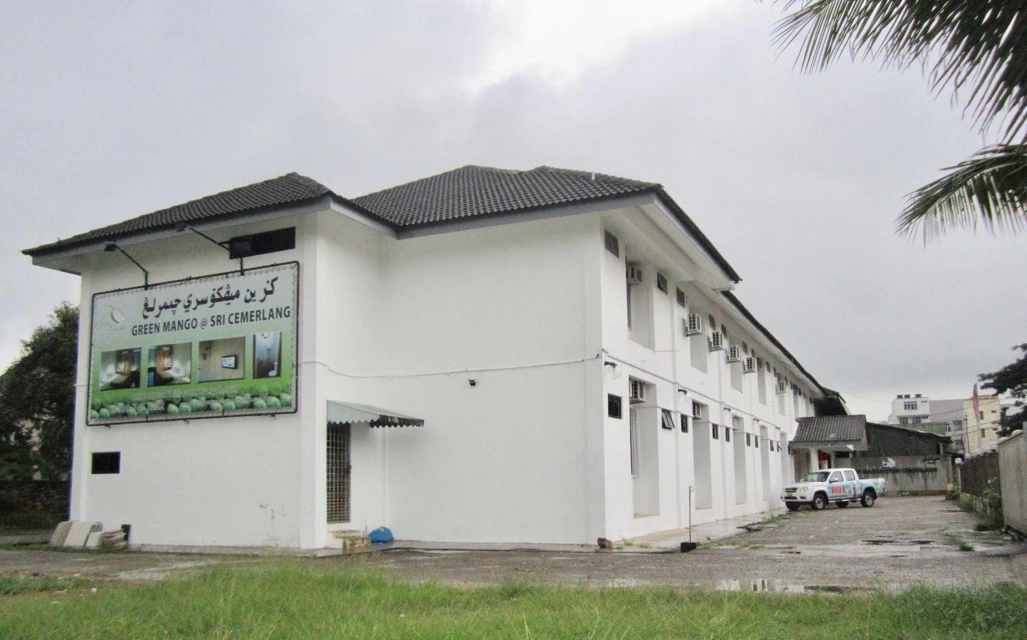Oyo 89438 Green Mango Sri Cemerlang Kota Bharu Exterior photo